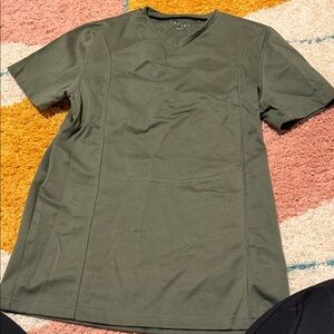 Lalabu Men's Olive Green kangaroo T-Shirt